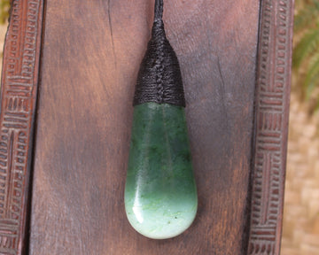Kawakawa Pounamu Roimata Pendant - NZ Greenstone