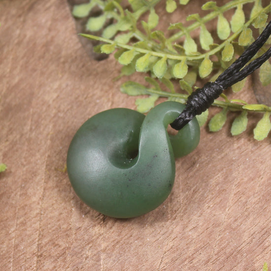 Twist or Pikorua carved from Hapopo Pounamu - NZ Greenstone
