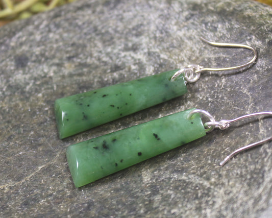 Toki Earrings carved from Hapopo Pounamu - NZ Greenstone
