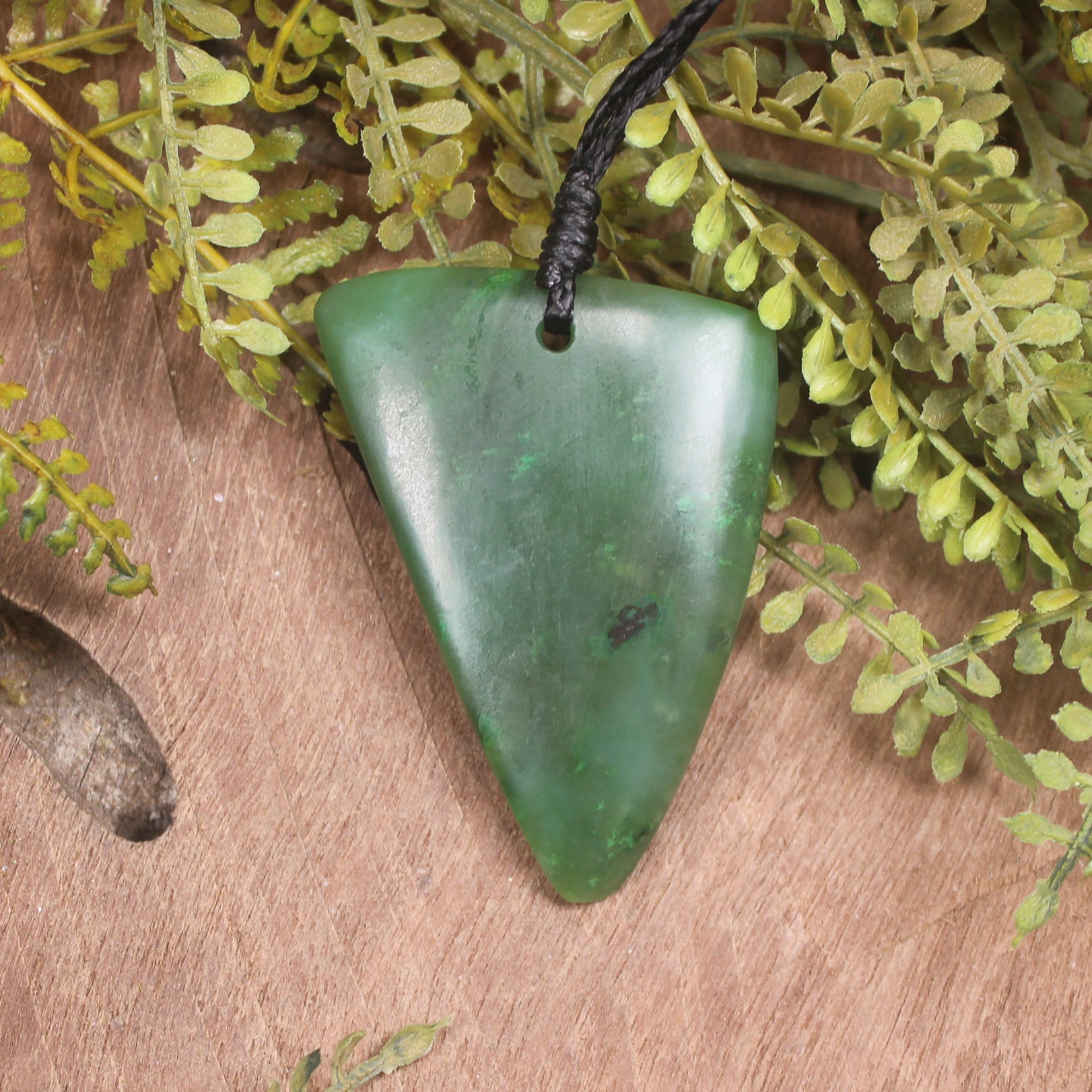 Tooth pendant carved from Hapopo Pounamu - NZ Greenstone