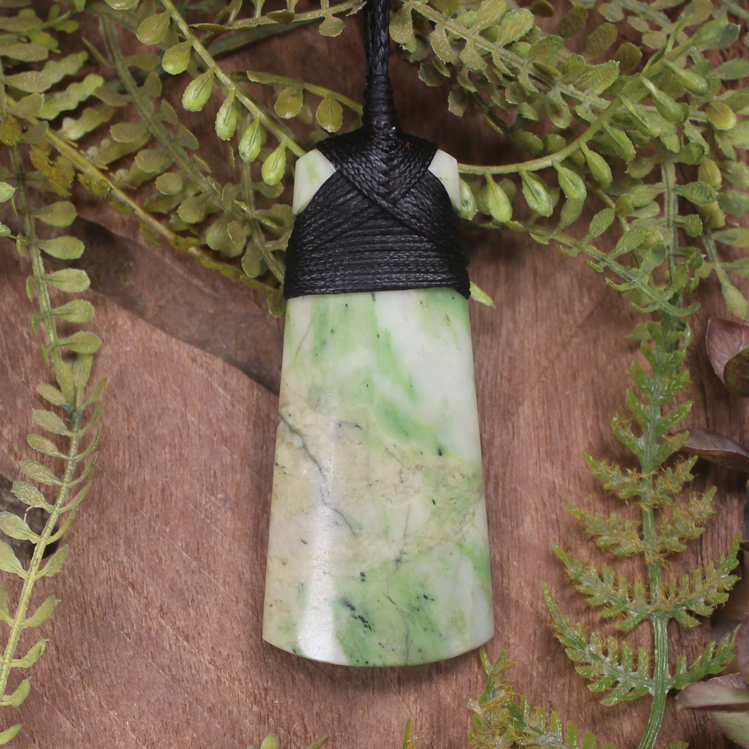 Diopside toki pendant