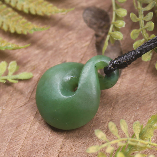 Twist or Pikorua carved from Hapopo Pounamu - NZ Greenstone