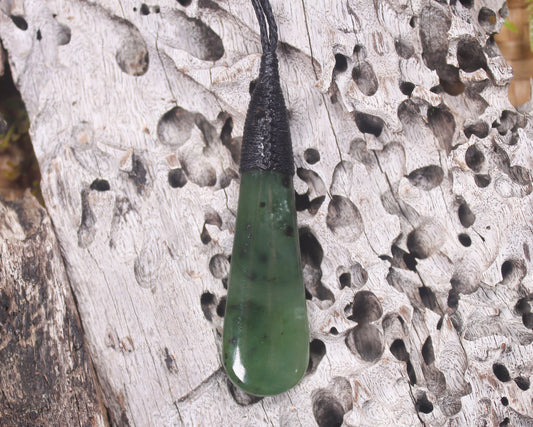Roimata Teardrop carved from Hapopo Pounamu - NZ Greenstone
