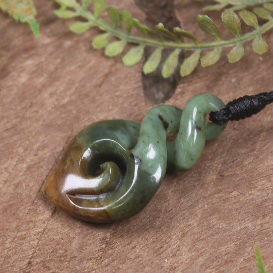 Twist or Pikorua carved from Flower Jade Pounamu - NZ Greenstone