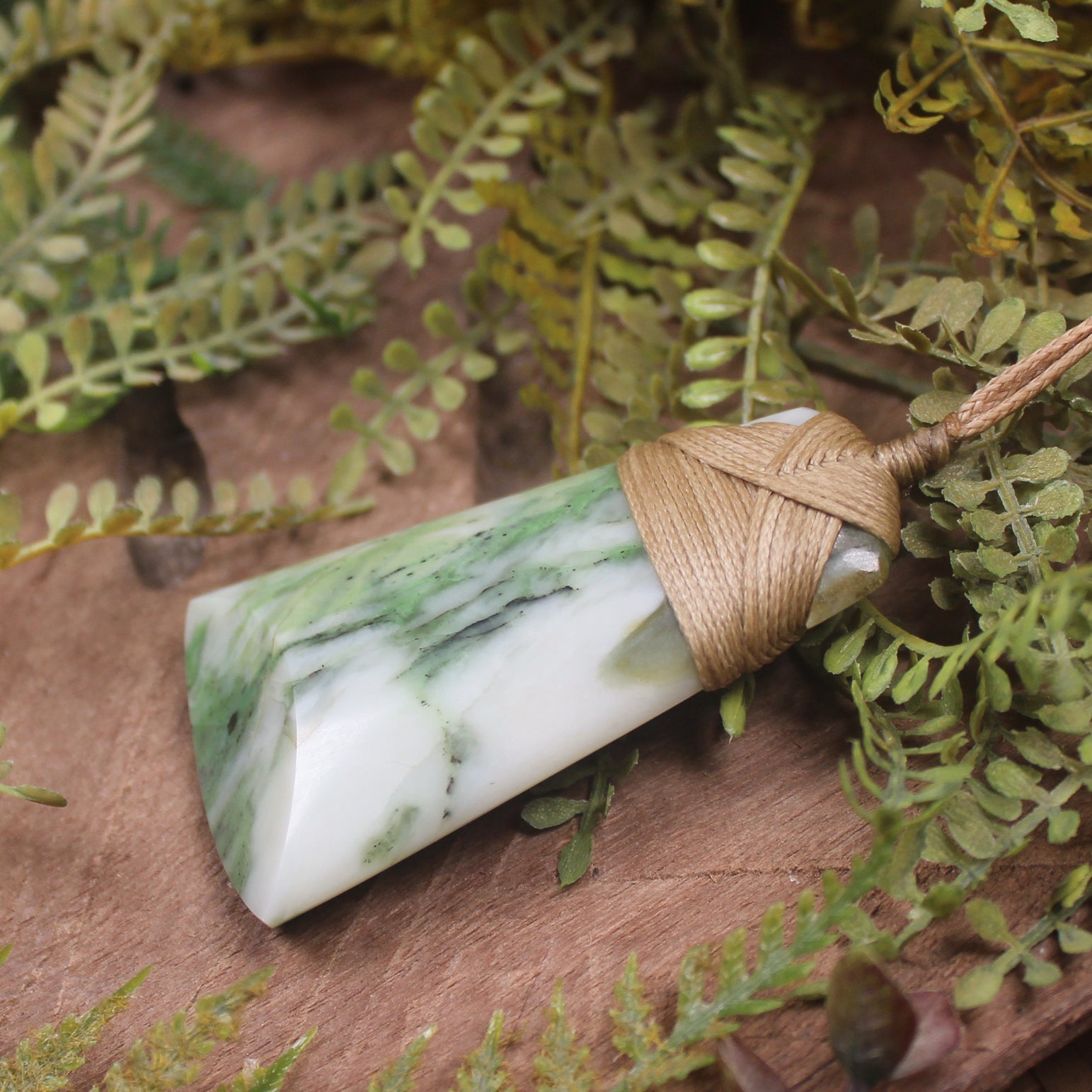 Diopside toki pendant