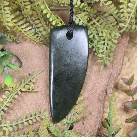 Rimu Pounamu Taniwha Tooth pendant - NZ Greenstone