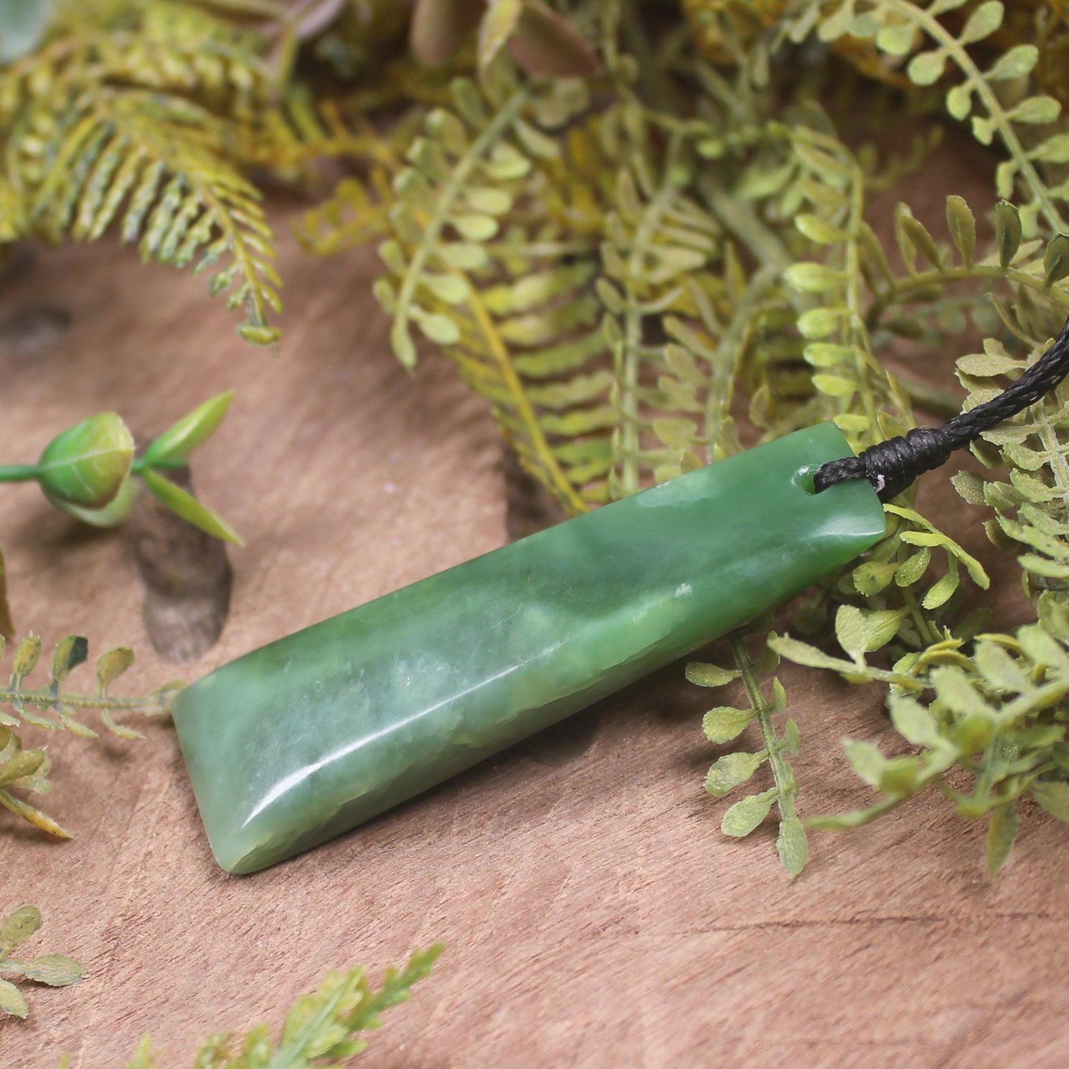 Hapopo Pounamu Toki - NZ Greenstone