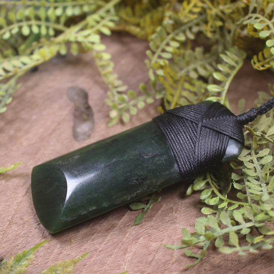Rimu Pounamu Toki - NZ Greenstone