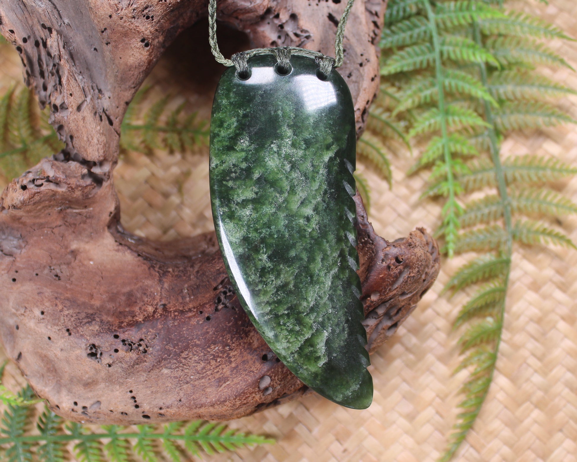 Taniwha Tooth or Niho carved from Kawakawa Pounamu - NZ Greenstone