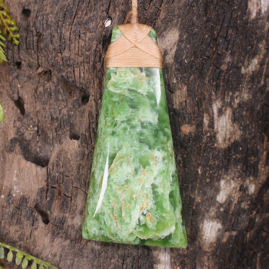 Flower Jade Pounamu Toki Pendant - NZ Greenstone