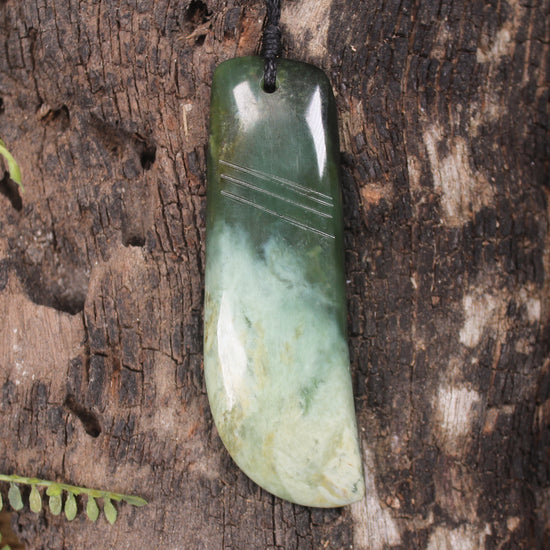 Kawakawa Pounamu Toki 
