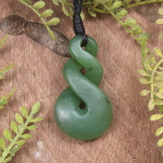 Twist or Pikorua carved from Hapopo Pounamu - NZ Greenstone