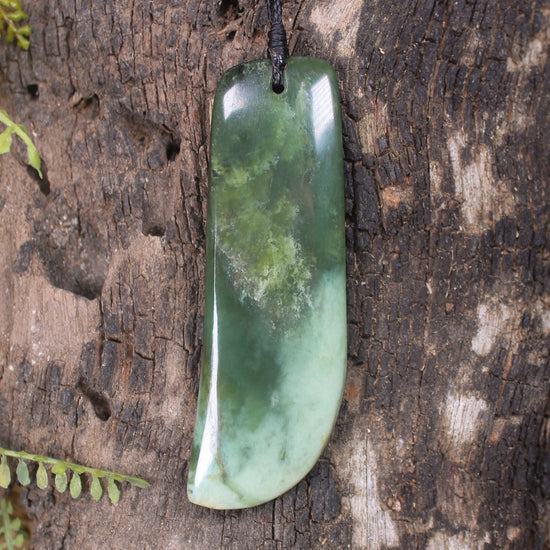 Kawakawa Pounamu Toki 