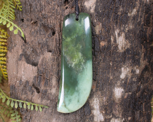 Kawakawa Pounamu Toki 