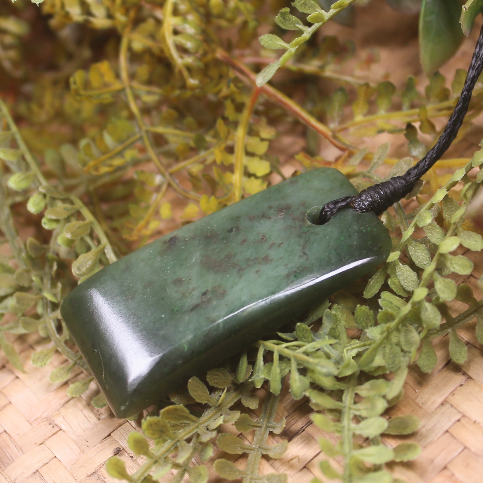 Rimu Pounamu Toki Pendant - NZ Greenstone