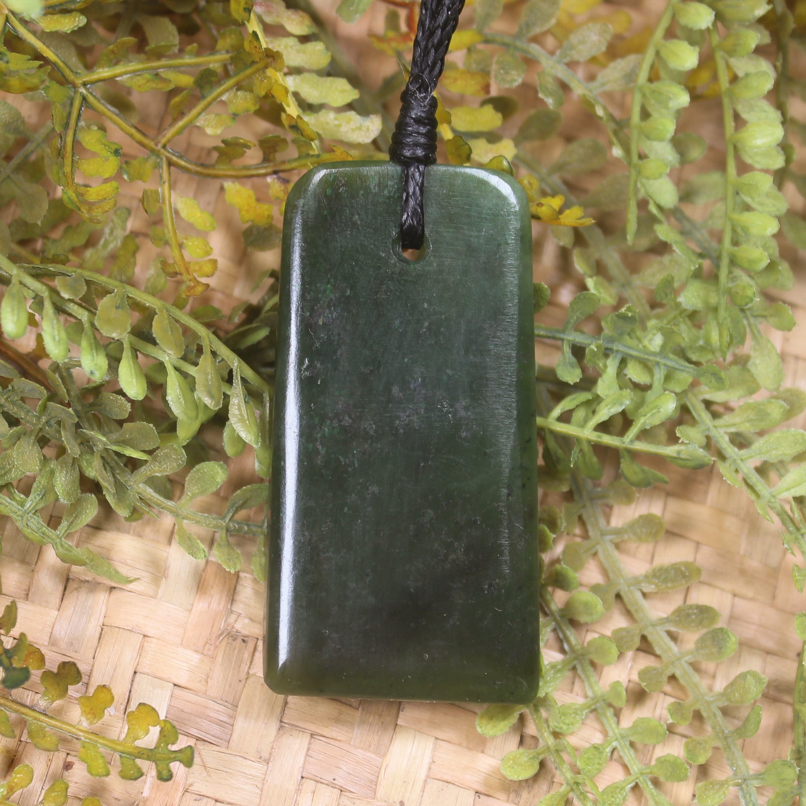 Rimu Pounamu Toki Pendant - NZ Greenstone