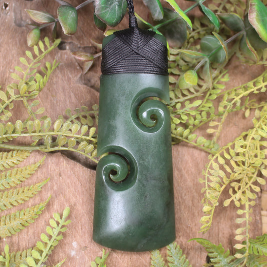 Kawakawa Pounamu Toki with Koru