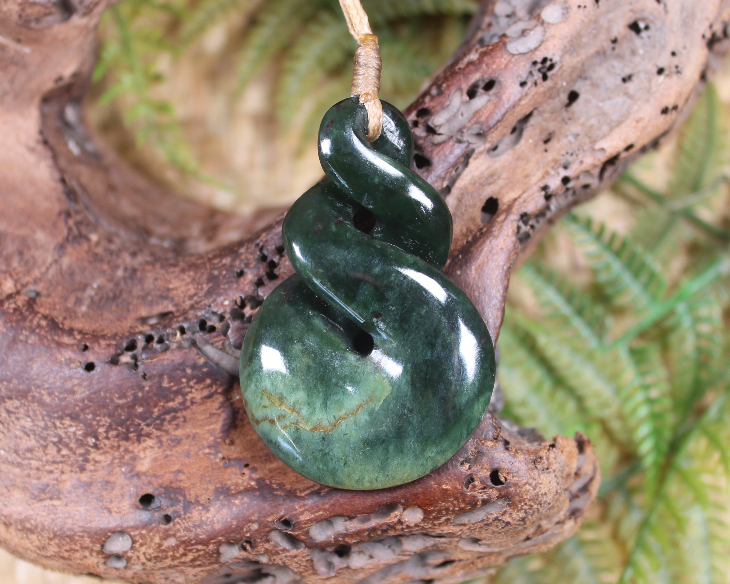 Twist or Pikorua carved from Flower Jade Pounamu - NZ Greenstone