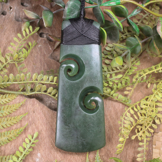 Kawakawa Pounamu Toki with Koru