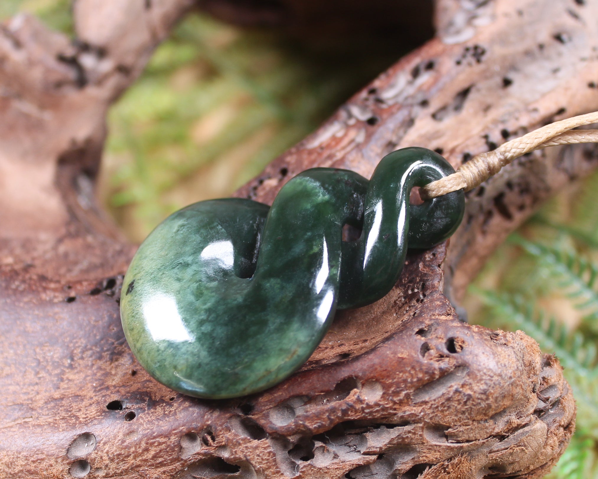 Twist or Pikorua carved from Flower Jade Pounamu - NZ Greenstone