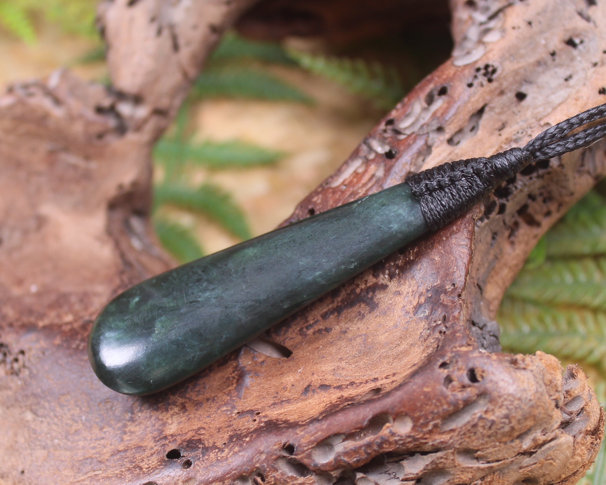 Kawakawa Pounamu Roimata Pendant - NZ Greenstone