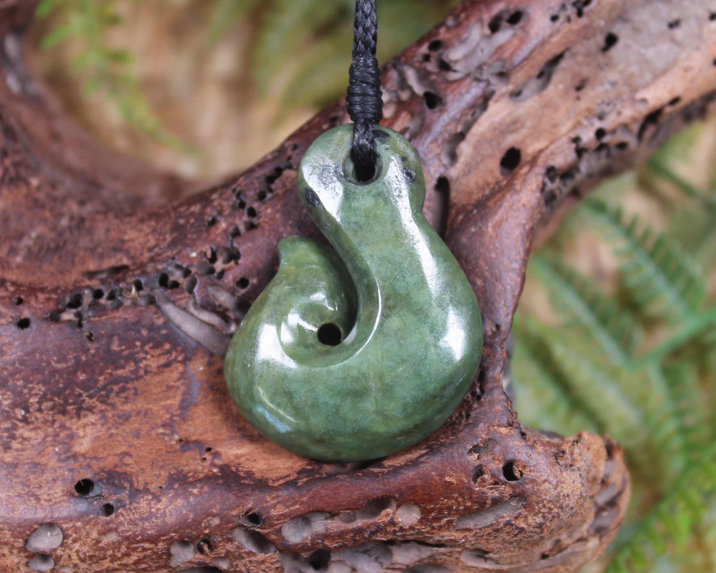 Hei Matau or Fish Hook carved from Kawakawa Pounamu - NZ Greenstone