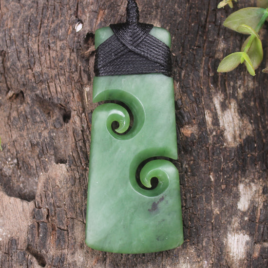 Toki or Adze with Koru carved from Hapopo Pounamu - NZ Greenstone