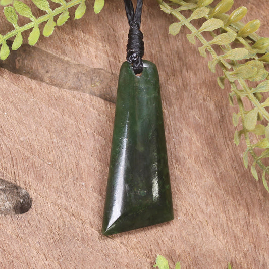 Kawakawa Pounamu Toki