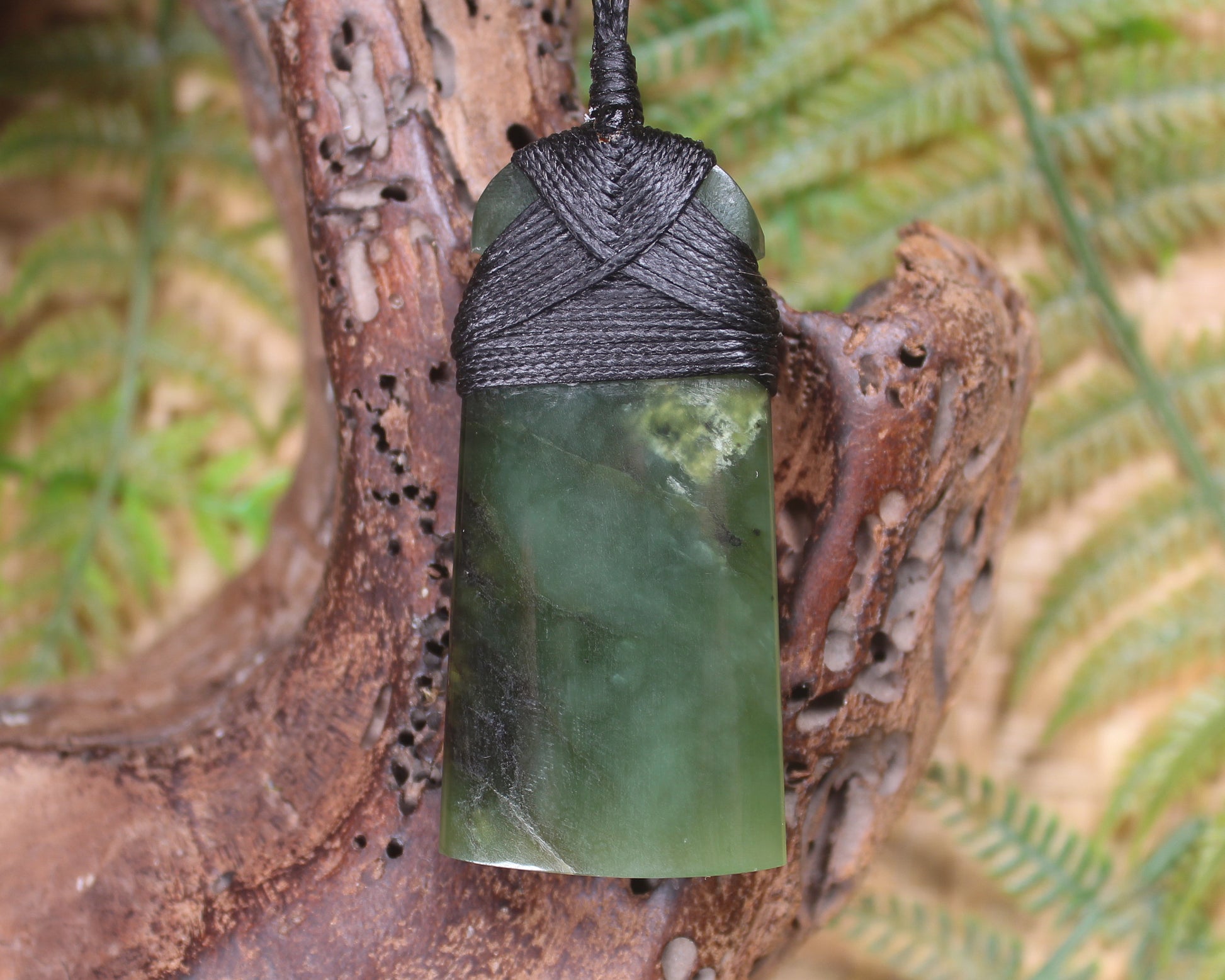 Hapopo Pounamu Toki - NZ Greenstone
