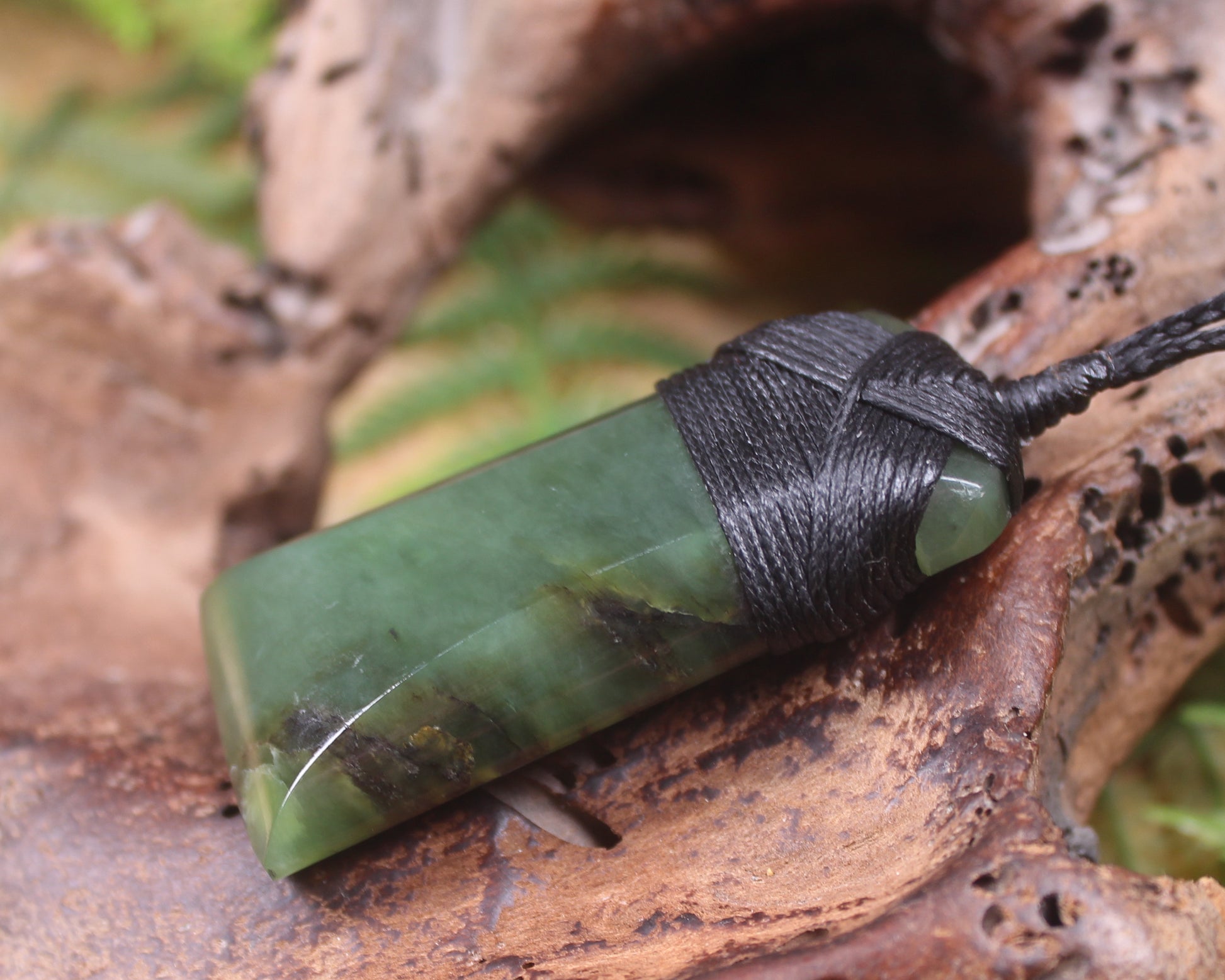 Hapopo Pounamu Toki - NZ Greenstone