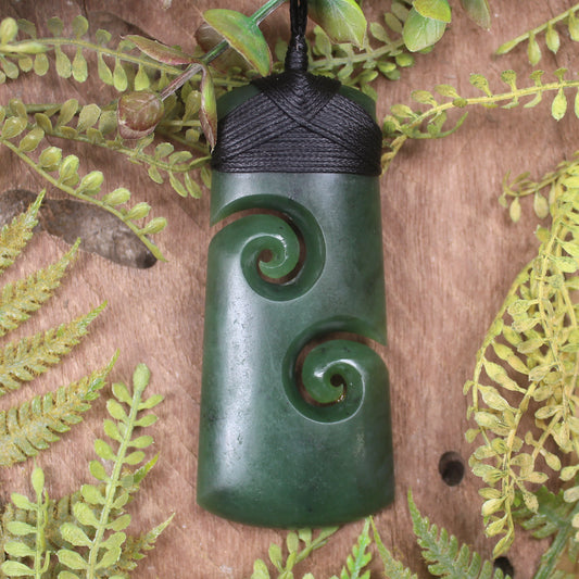 Kawakawa Pounamu Toki with Koru