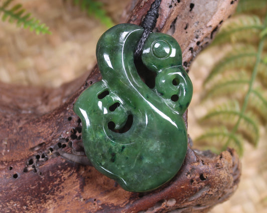 Manaia carved from Kawakawa Pounamu - NZ Greenstone