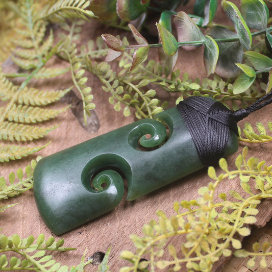 Kawakawa Pounamu Toki with Koru