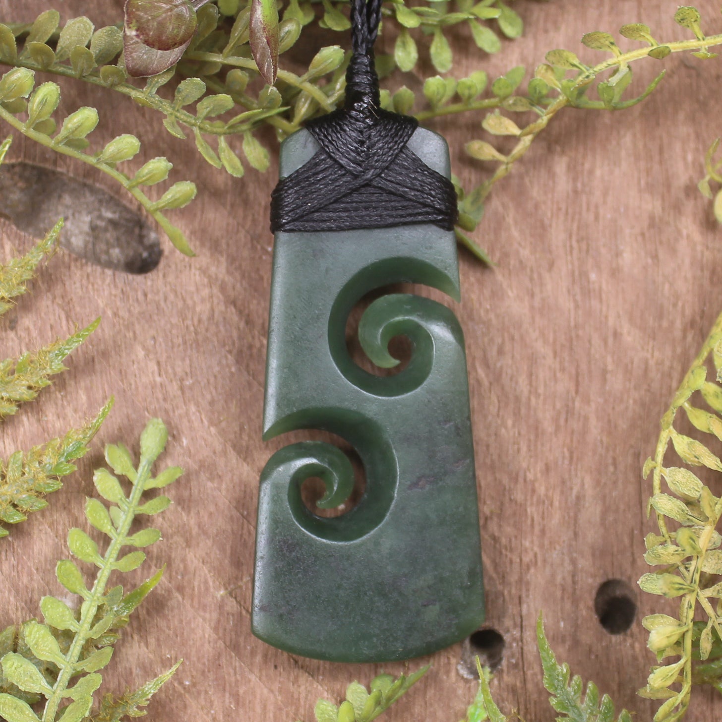 Kawakawa Pounamu Toki with Koru