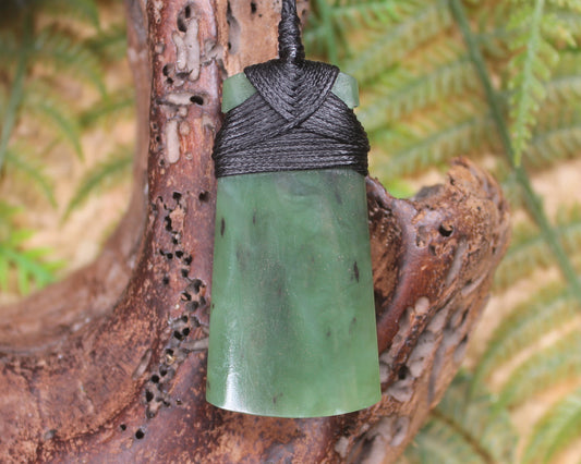 Hapopo Pounamu Toki - NZ Greenstone