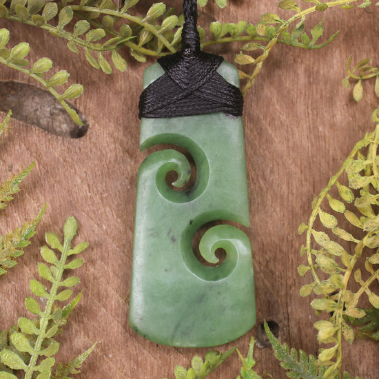 Hapopo Pounamu Toki with Koru - NZ Greenstone