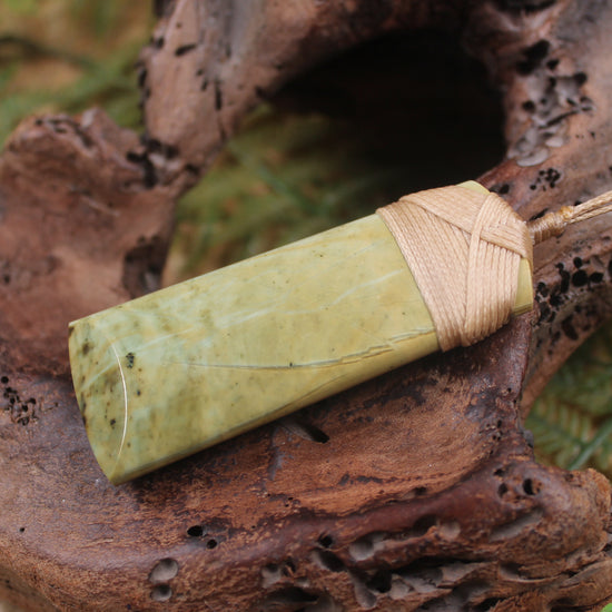 Toki or Adze Pendant carved from Flower Jade Pounamu - NZ Greenstone