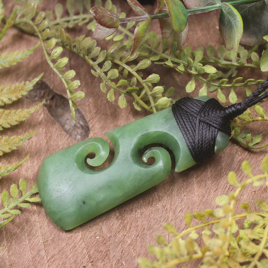 Hapopo Pounamu Toki with Koru - NZ Greenstone