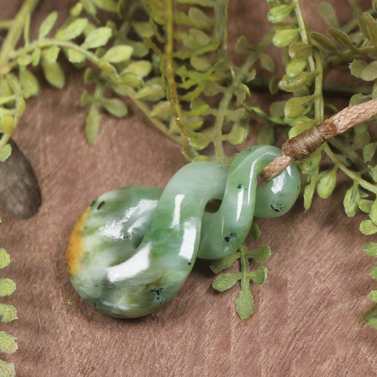 Twist or Pikorua carved from Flower Jade Pounamu - NZ Greenstone