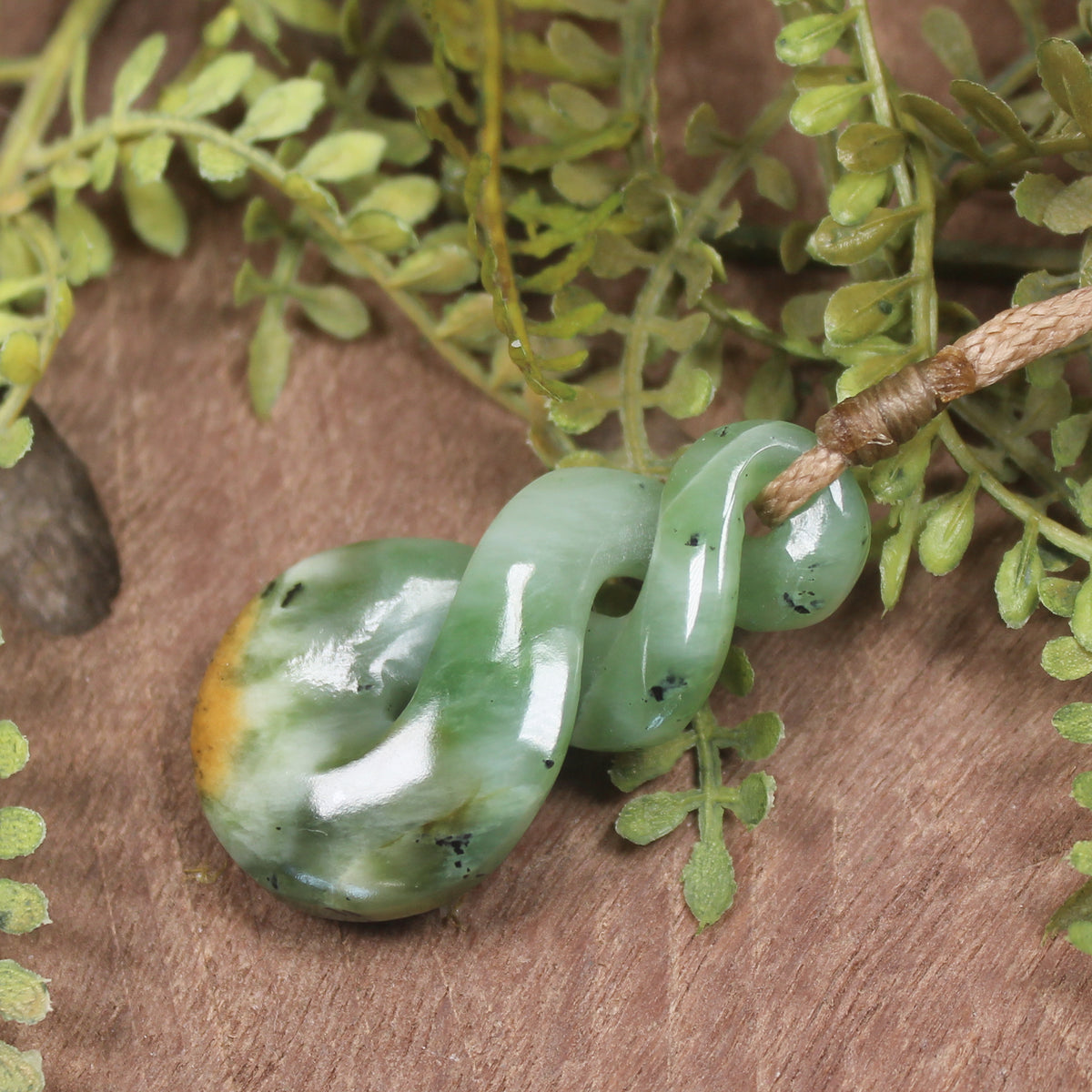 Twist or Pikorua carved from Flower Jade Pounamu - NZ Greenstone