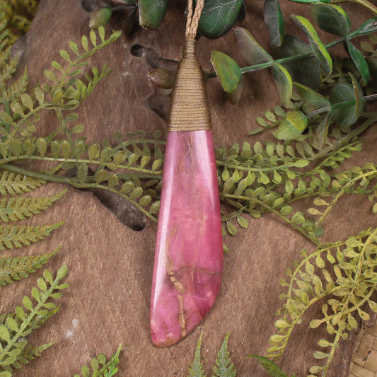 Rhodonite Roimata pendant