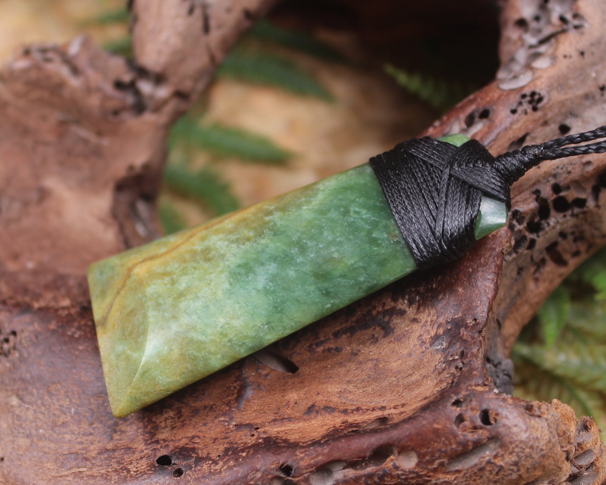 Toki or Adze Pendant carved from Flower Jade Pounamu - NZ Greenstone