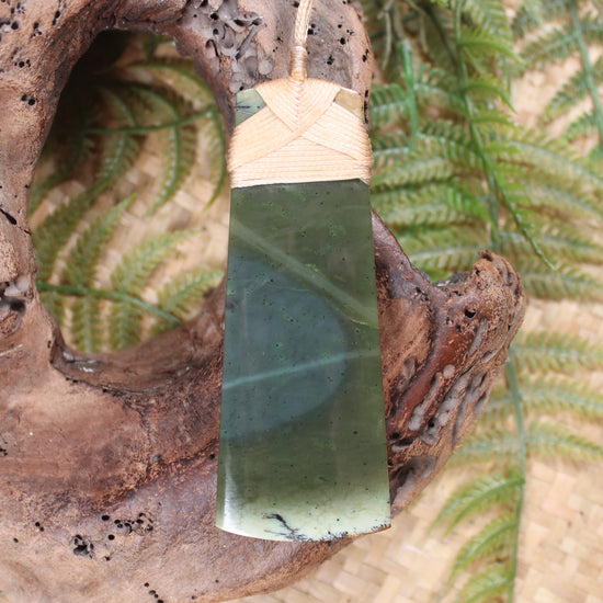 Toki or Adze Pendant carved from Inanga Pounamu - NZ Greenstone