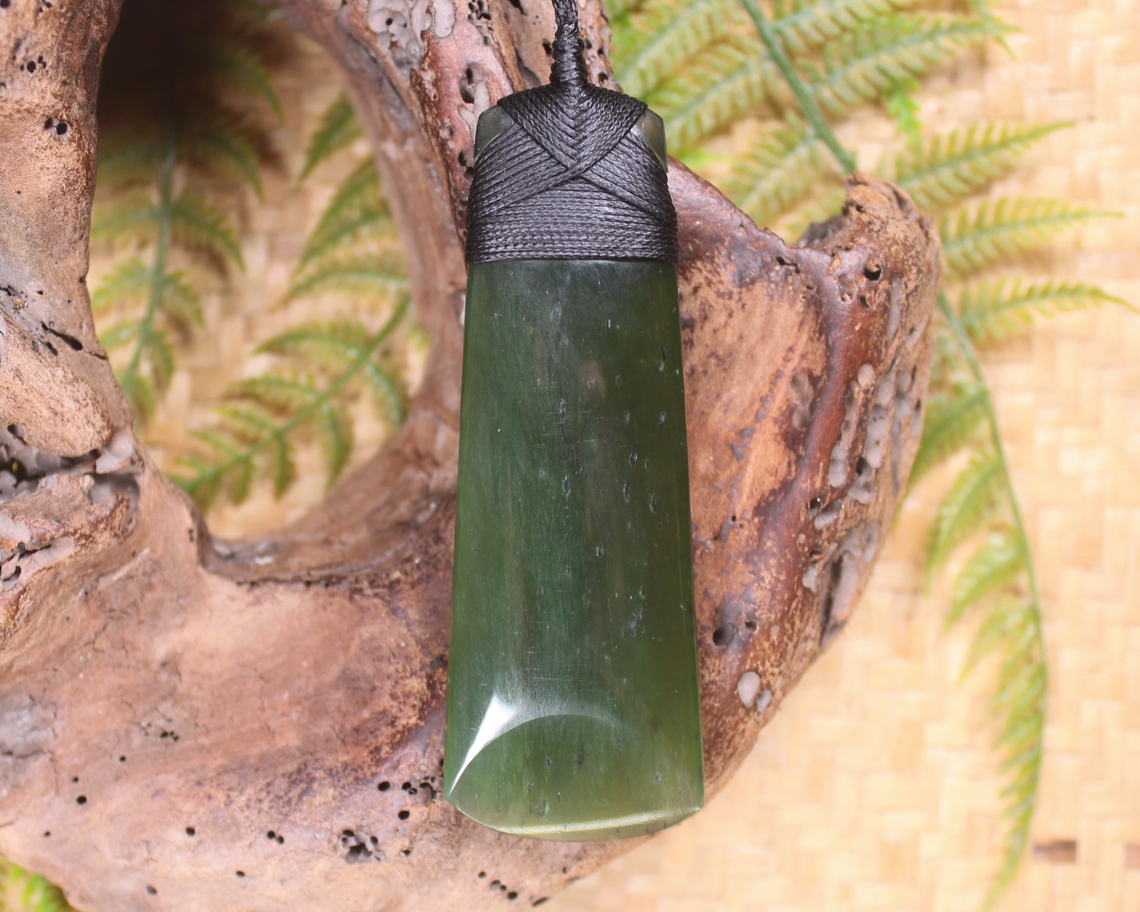 Toki or Adze Pendant carved from Tangiwai Pounamu - NZ Greenstone