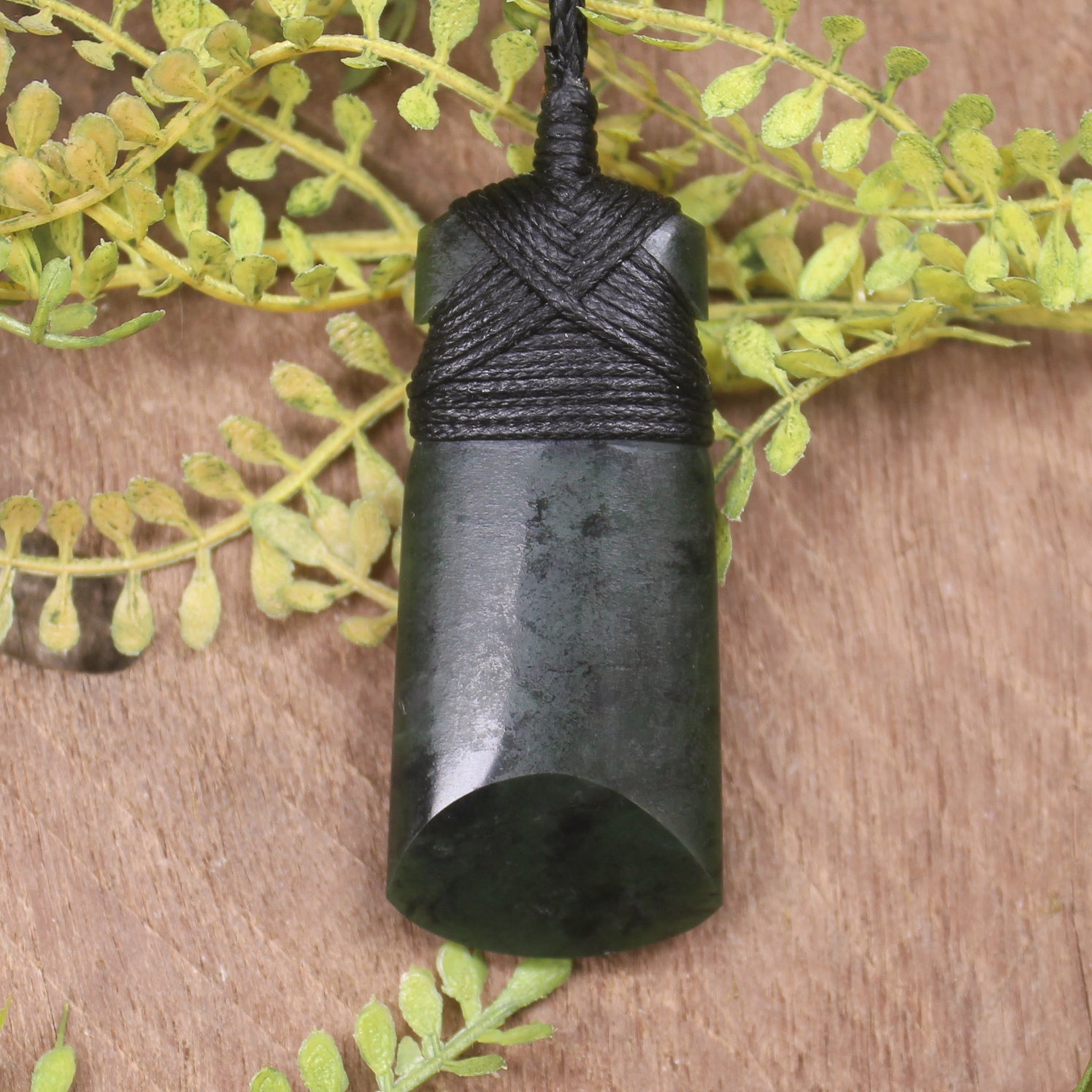 Rimu Pounamu Toki Pendant - NZ Greenstone
