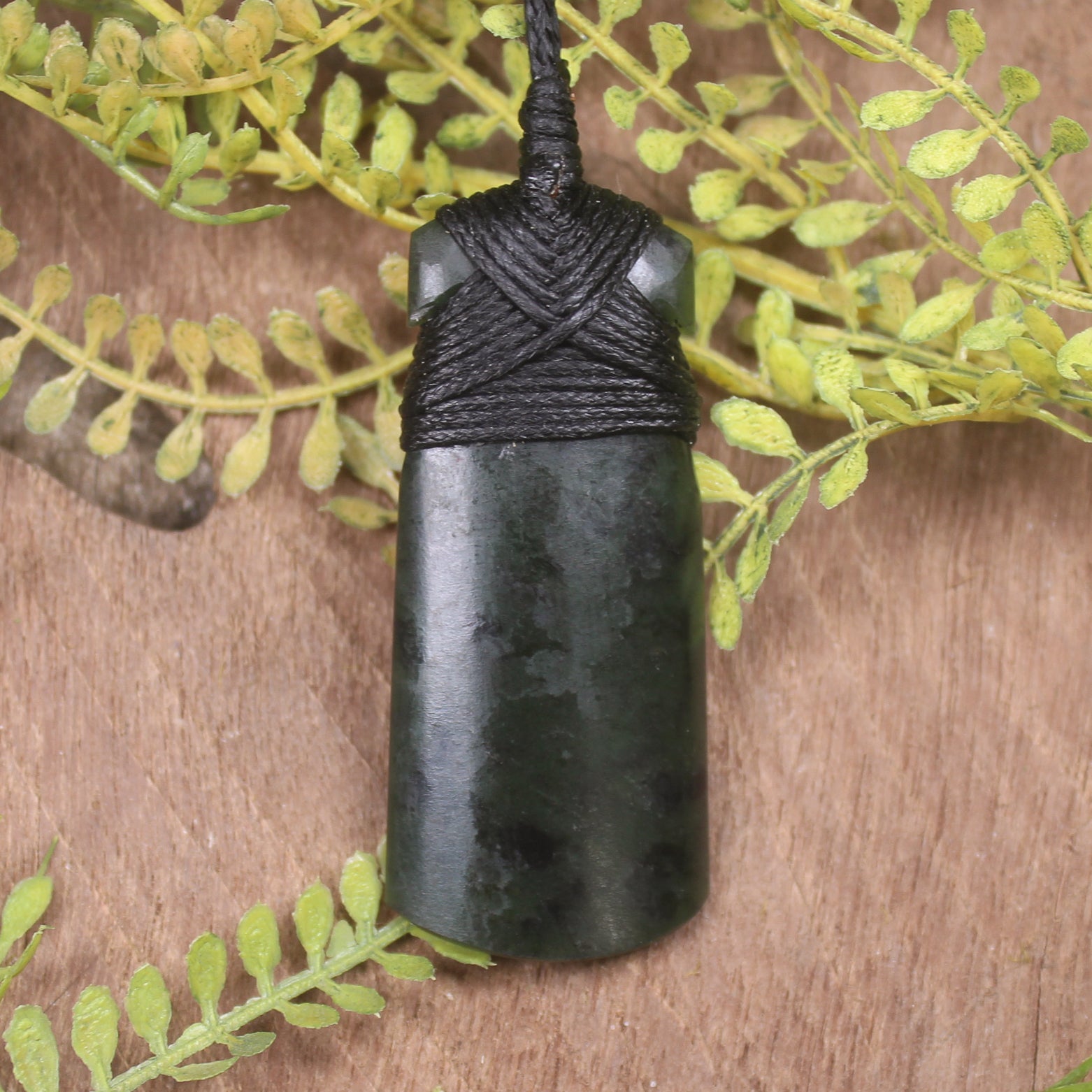 Rimu Pounamu Toki Pendant - NZ Greenstone