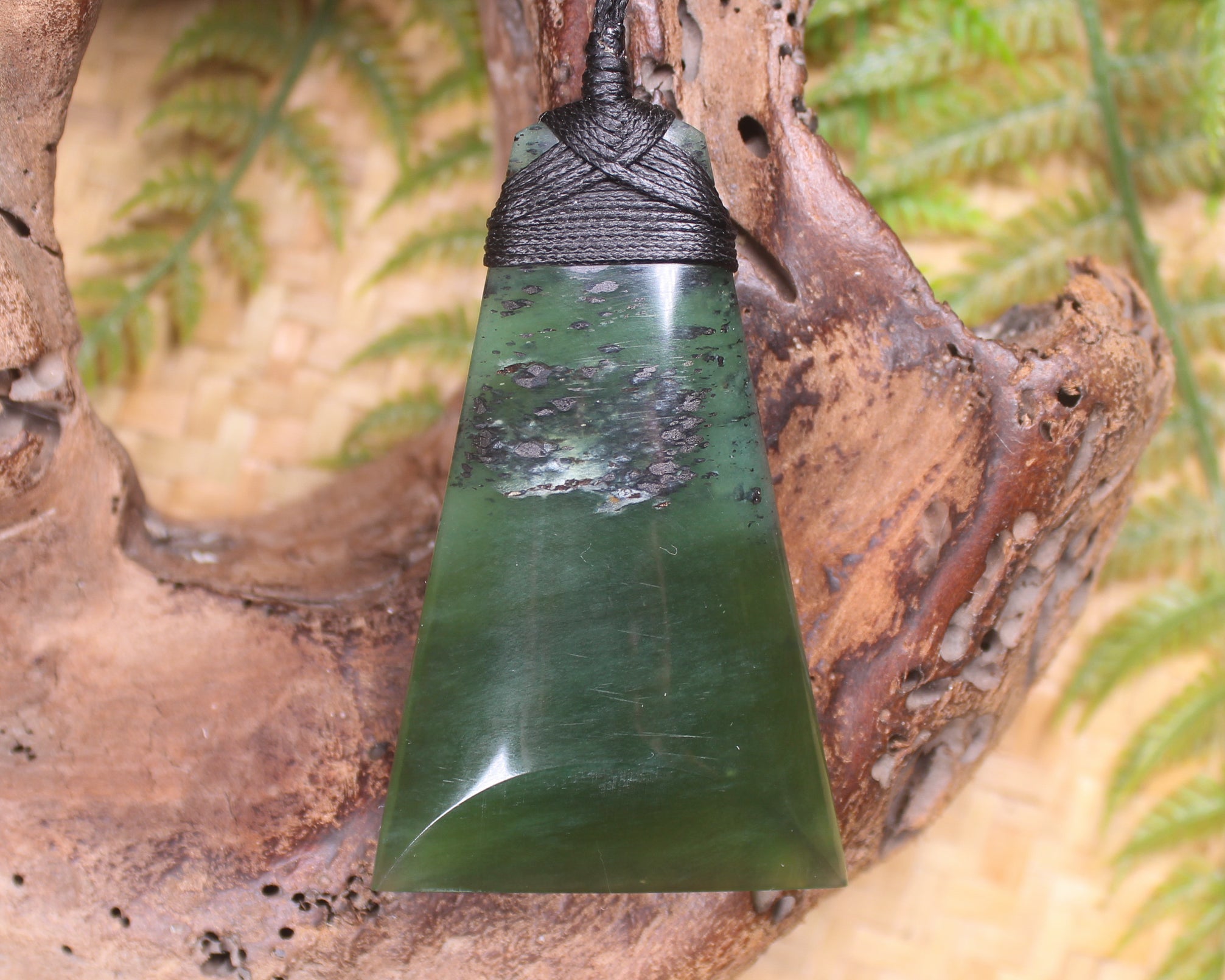 Toki or Adze Pendant carved from Tangiwai Pounamu - NZ Greenstone