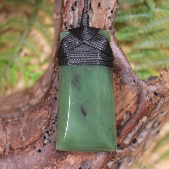 Hapopo Pounamu Toki - NZ Greenstone