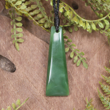 Hapopo Pounamu Toki - NZ Greenstone