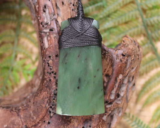 Hapopo Pounamu Toki - NZ Greenstone